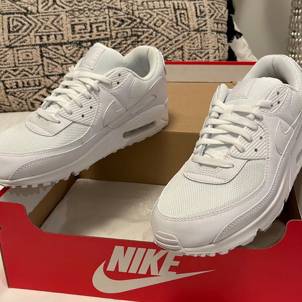 Men’s Nike Air Max 90 white sneakers